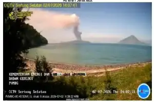 El monte Anak Krakatau en estado de alerta, experto recuerda la mitigación a los residentes costeros