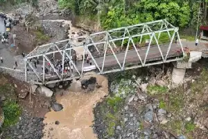 Inspecting Damage in Bener Meriah, Minister of Public Works to Visit Enang-Enang Bridge Soon