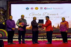 Governor Koster Urges Global Hindu Business Community to Strengthen Dharma-Based Economic Network