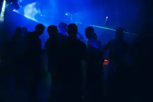 Satpol PP de Kapuas Hulu sanciona a locales nocturnos que violan las normas de funcionamiento