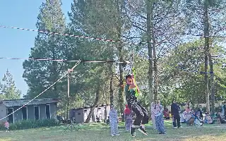 Lingkung Gunung Adventure Camp presenta Sanggar Alam, combinando turismo educativo con sabiduría local