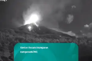 El monte Karangetang entra de nuevo en erupción y la lava incandescente alcanza un kilómetro de distancia