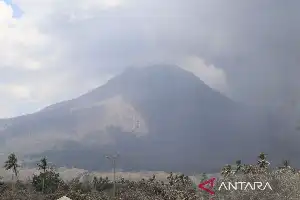 Estado de alerta: el monte Lewotobi Laki-Laki entra en erupción de nuevo y expulsa una columna de ceniza de 300 metros