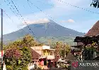 Senderista en el monte Dempo que amenazaba con buscar sacrificios humanos armado con un rifle es evacuado con éxito por equipo conjunto