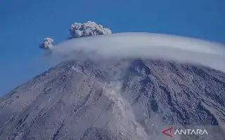 Trapped on Illegal Trails, Four Unauthorized Hikers on Mount Semeru Detained by Authorities