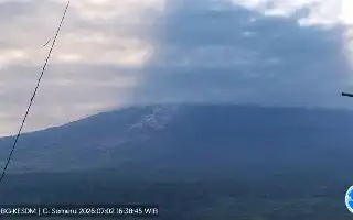 Mount Semeru Erupts Again, Hot Clouds Travel Up to 4 Kilometers