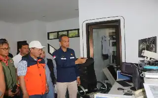 Gobierno del Municipio de Serang Asegura que el Turismo en la Playa de Anyer Sigue Siendo Seguro a Pesar de la Alerta del Monte Anak Krakatoa