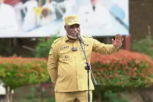 El Gobierno Municipal de Jayapura instruye al personal de salud a priorizar la atención al paciente sobre los trámites administrativos