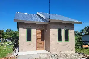 La BNPB entrega viviendas permanentes sismorresistentes con tecnología Sepablock a las víctimas de desastres en Sumatra Occidental