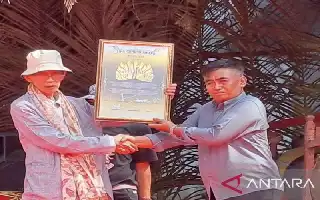 Lifetime Dedication: Legendary Sinden Sukitri Receives Lima Gunung Award 2026