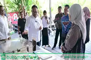 Para mejorar la gestión de residuos, el Gobierno de Makasar realiza un estudio comparativo de tecnología de tratamiento de basura en Bali