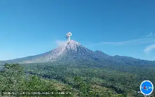 Mount Semeru Erupts Again, Residents Urged to Stay Alert for Pyroclastic Flows