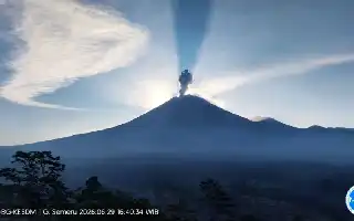 Mount Semeru Erupts Again, Ash Column Observed Reaching 1.2 Kilometers High