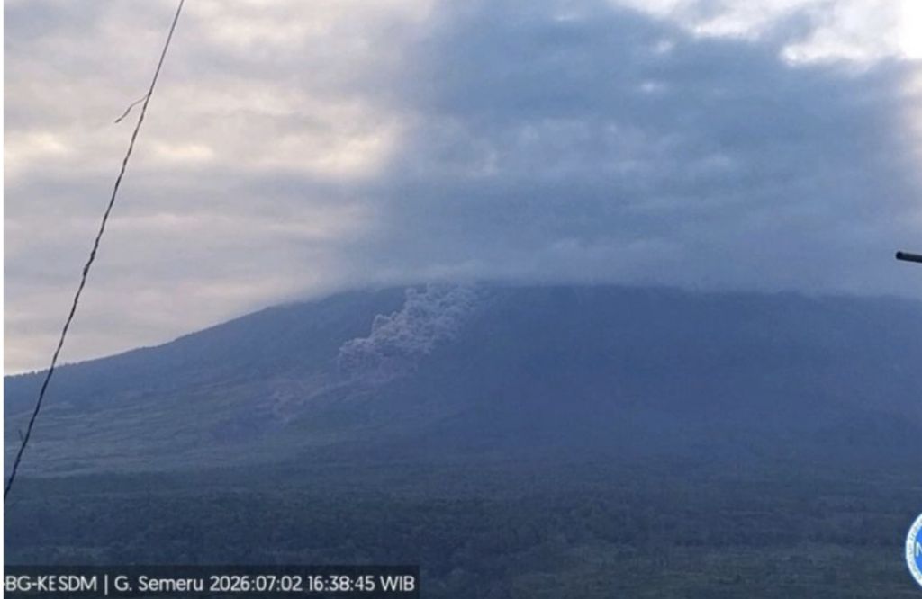 Gunung Semeru Kembali Erupsi, Awan Panas Terjang Kawasan Besuk Kobokan