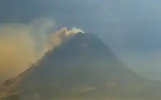 Volcanic Activity Increases, Mount Merapi Erupts Pyroclastic Flows Up to 2 Kilometers