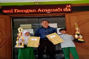 Estudiantes de MIN 5 Demak logran destacar en la competencia O2SN a nivel de distrito