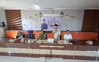 Promoviendo la equidad en los servicios médicos, miembro del Parlamento de Borneo Meridional socializa la regulación de salud en HSU