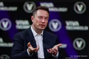 Ілон Маск спростував чутки про злиття зі SpaceX і запевнив, що Tesla China не буде відокремлена
