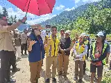 El gobierno de Maluku Septentrional prevé finalizar la reparación de 50 km de la carretera de Oba del Sur para 2027