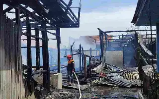 Joint Team Successfully Extinguishes Fire in Gunung Panjang Residential Area