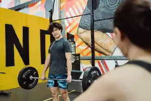 La importancia de combinar el entrenamiento con pesas y el cardio para la salud del corazón y el cerebro