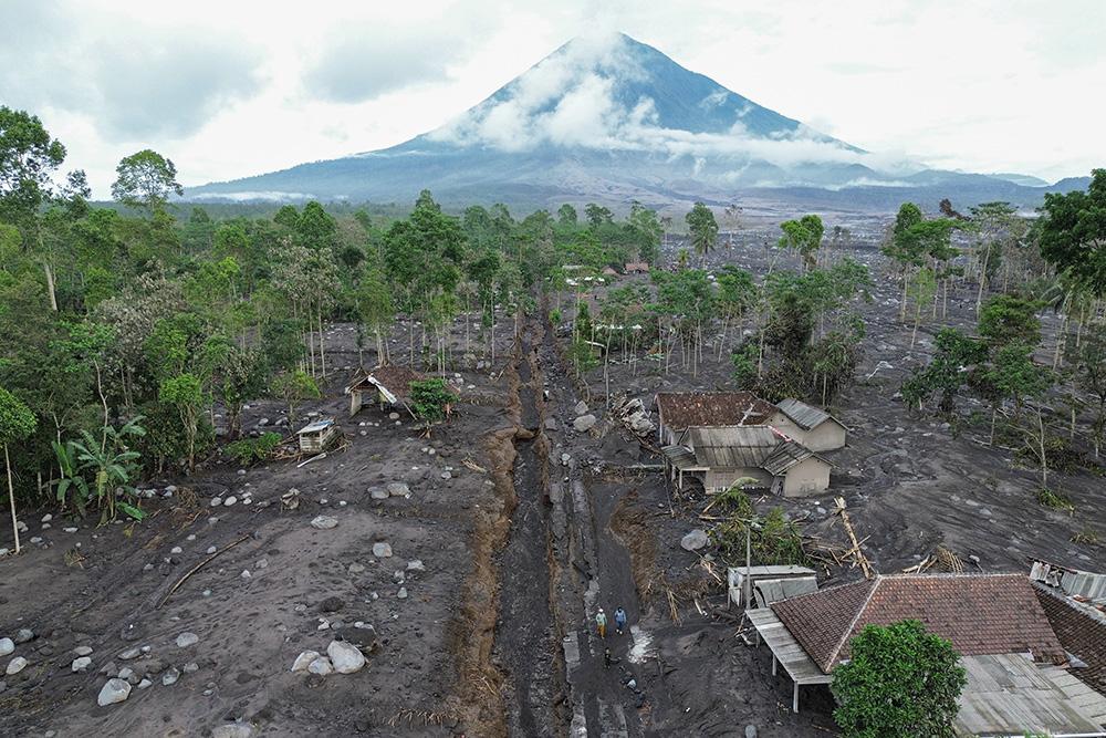 Hormati Upacara Adat, Jalur Pendakian Gunung Semeru Ditutup Sementara Selama Hari Raya Karo 2026