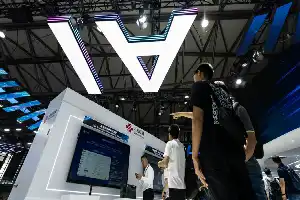 Perang Efisiensi: Raksasa Teknologi Dunia Berlomba Pangkas Biaya Operasional AI