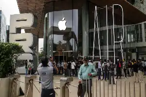Perkuat Rantai Pasok Lokal, Apple Investasikan Rp540 Triliun ke Broadcom