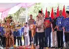 Регент Гус Фаваіт наголошує, що 24-й Jember Fashion Carnaval є рушійною силою для креативної економіки та ММСБ