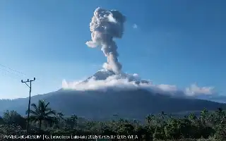 Mount Lewotobi Laki-Laki Erupts Again, Ash Column Reaches 1,400 Meters
