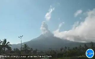 Mount Lewotobi Laki-laki Erupts Again, Spewing Volcanic Ash Up to 500 Meters High