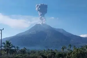 Gunung Lewotobi Laki-laki Kembali Erupsi, Kolom Abu Setinggi 1.000 Meter Teramati