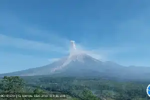 Gunung Semeru Kembali Erupsi, Empat Letusan Terdeteksi dalam Sehari