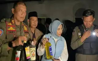 En cumplimiento de la normativa local, la Satpol PP de Sidoarjo intensifica las redadas en locales nocturnos ilegales
