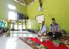 Perkuat Syiar Agama, Penyuluh KUA Gunung Labuhan Bimbing Khataman Al-Qur’an di Kampung Suka Negeri