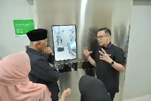 Governor Mahyeldi Appreciates the Launch of First Robotic Surgery Technology in West Sumatra