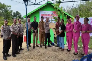 Commemorating the 80th Bhayangkara Day, Gunung Mas Police Complete Home Renovation for Kurun Resident