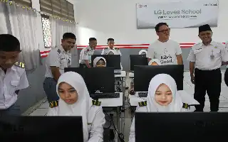 Сприяючи навчанню на основі технологій, LG ревіталізує мультимедійну аудиторію в SMKN 2 Південний Тангеранг