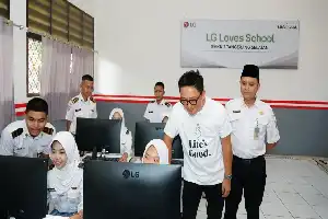 LG construye instalaciones multimedia modernas en SMKN 2 Tangerang Selatan para mejorar las habilidades digitales de los estudiantes