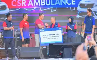 Strengthening Medical Facilities, BRI Grants Ambulance to Taruna Nusantara High School