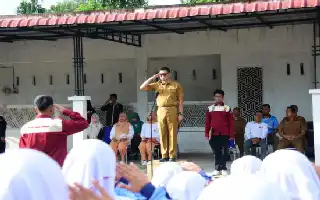 El Gobierno de la Regencia de Kampar promueve el cumplimiento de los derechos de la infancia y fortalece el papel de las matronas en el Día Nacional del Niño 2026