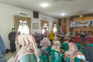 Detección temprana de tuberculosis, decenas de residentes de Sukadana Ciamis participan con entusiasmo en un examen de salud gratuito