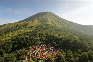 Mount Penanggungan: A Favorite Destination for Novice Climbers with Traces of Majapahit History