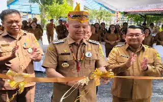 Transformación de los servicios educativos: el gobierno de la regencia de Gunung Mas lanza la aplicación integrada SIMANIS GADIS