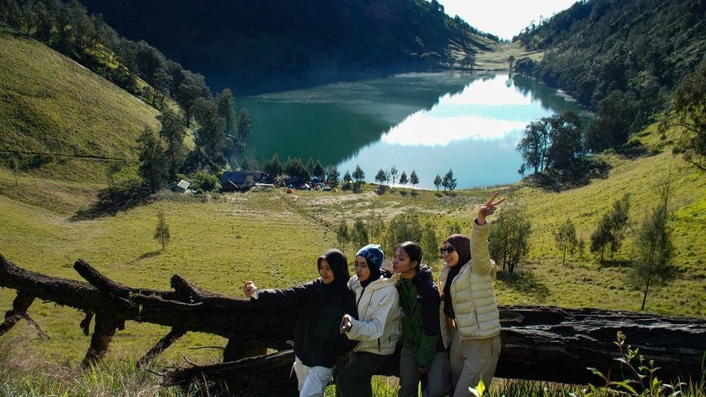 Hormati Hari Raya Karo, TNBTS Tutup Jalur Pendakian Gunung Semeru Selama 12 Hari