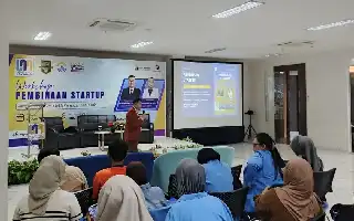 Fomentando el espíritu emprendedor, la Universidad Nusa Mandiri capacita a los estudiantes con estrategias para crear startups