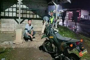 Strengthening Neighborhood Security, Dempo Selatan Koramil Babinsa Intensifies Security Post Patrols