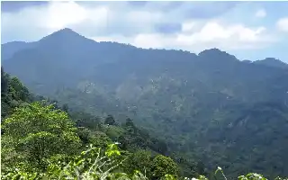 Explorando el Monte Keramat en Sentul: Un destino de senderismo ideal para excursionistas en el corazón de Bogor