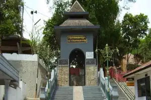 Aumento de senderistas en la ruta Selo del monte Merapi, el TNGM emite una advertencia estricta