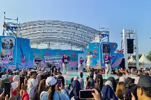 El Carnaval de SCTV en Indramayu Combina con Éxito el Entretenimiento Nacional y el Talento Artístico Local